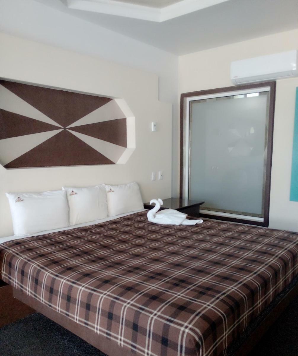Hotel Azteca Inn Ensenada Dış mekan fotoğraf