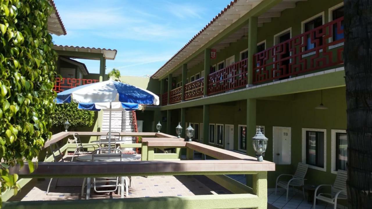 Hotel Azteca Inn Ensenada Dış mekan fotoğraf
