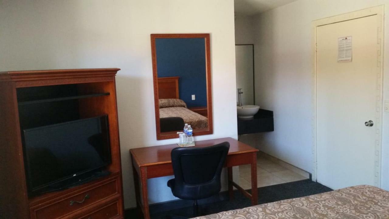 Hotel Azteca Inn Ensenada Dış mekan fotoğraf